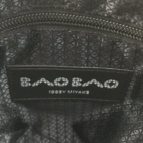 BEW BAO BAO ISSEY MIYAKE WRING silver shoulder bag - Picture 9 of 12